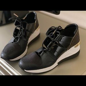 Michael Kors - Beckett Mixed Media Sneakers - Sz 9